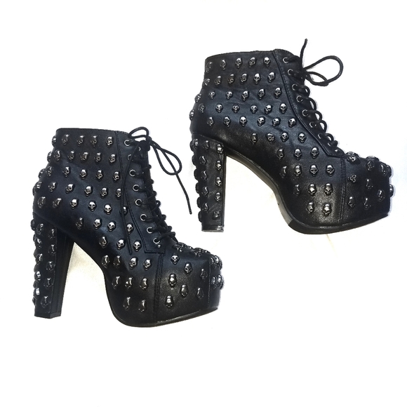 Bucco Shoes - Platform Heel Boots with Metallic Skull Studs